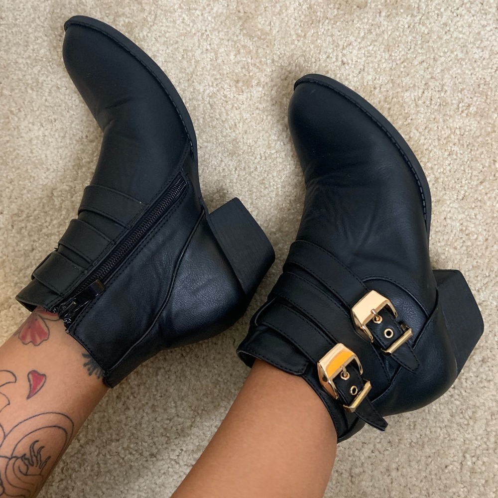 RoseGold Buckle Ankle Bootie, size 6.5womens